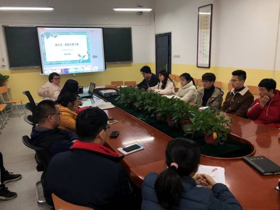 m88召开班主任、班级主要干部班级管理培训会 (2).jpg
